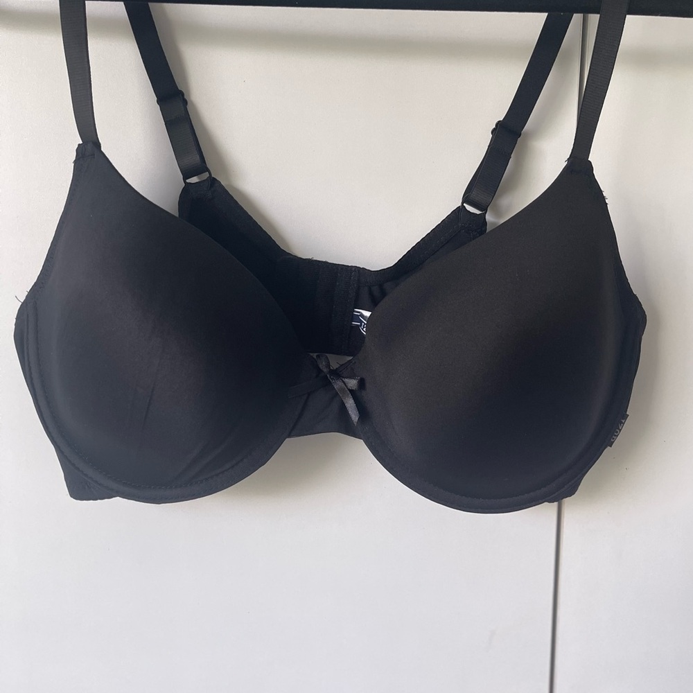 Elegant Black IZOD Women's Bra